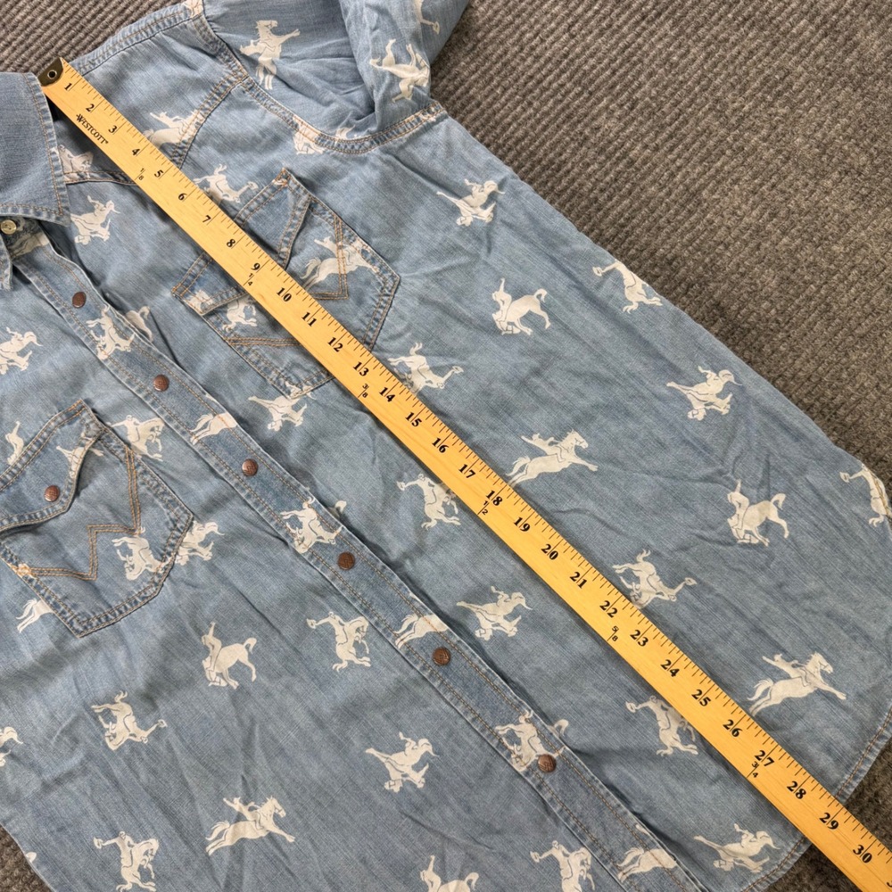 Wrangler Light Blue Denim Button-Down Western Shirt with White Horse Print - Picture 9 of 11